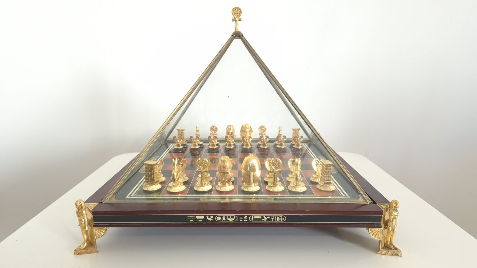 Franklin-mint-tuthankhamun-chess-set (1)