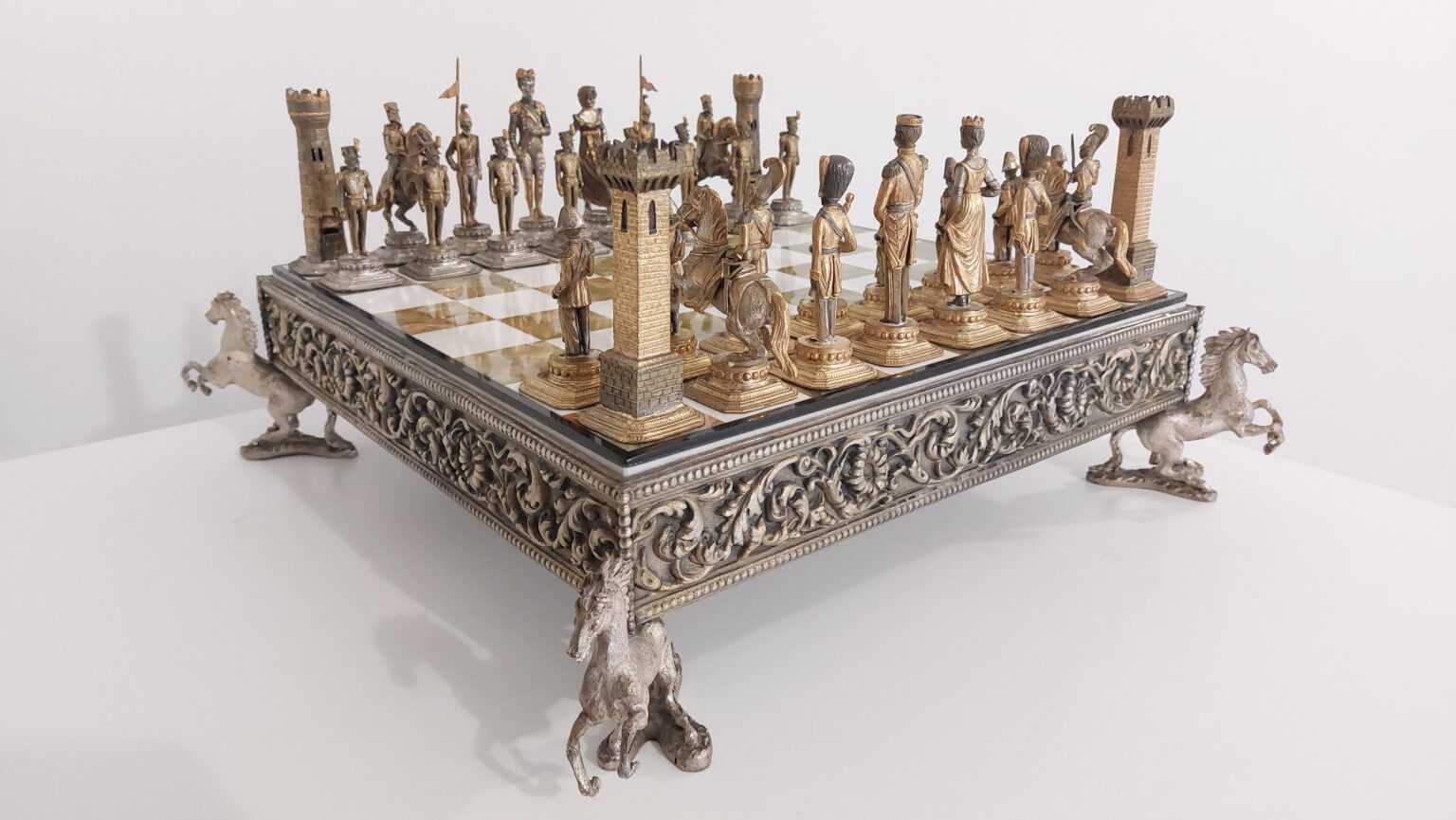 Giuseppe-vasari-chess-set (1)
