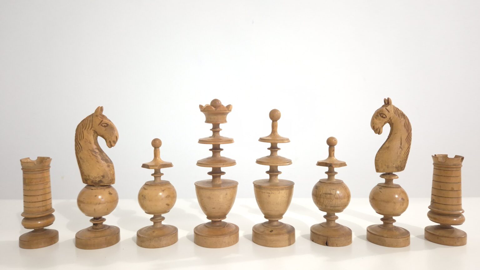 antique-18th-regency-chess-set (1)