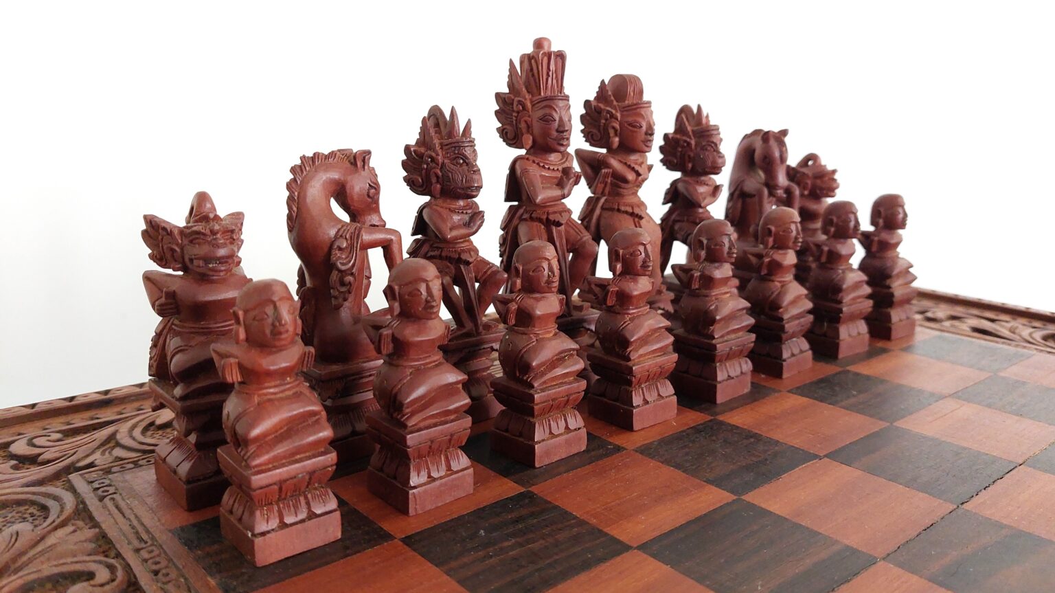 chess-set-Indonesian-bali