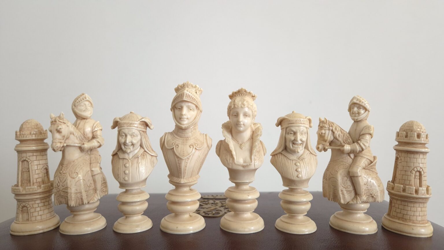 dieppe-ivory-paris-chess-set (1)