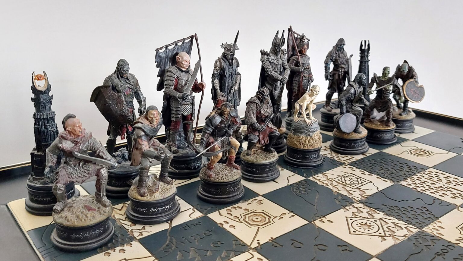 eaglemoss-lord-of-the-ring-chess-set (5)