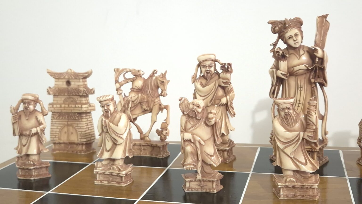hong-kong-ivory-chess-set (13)