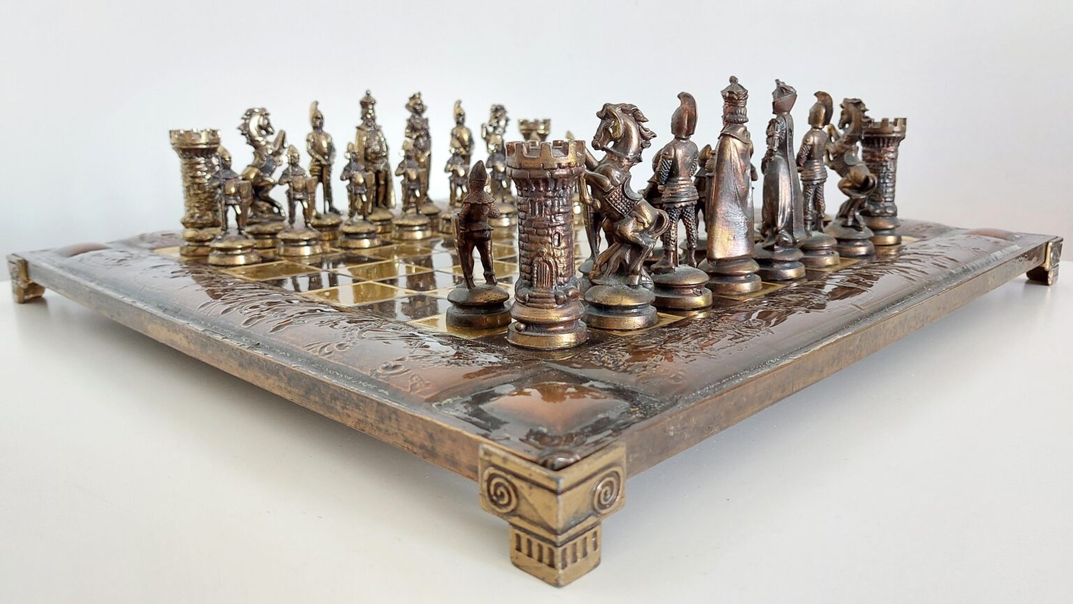 medieval-bronze-marinakis-chess-set (1)