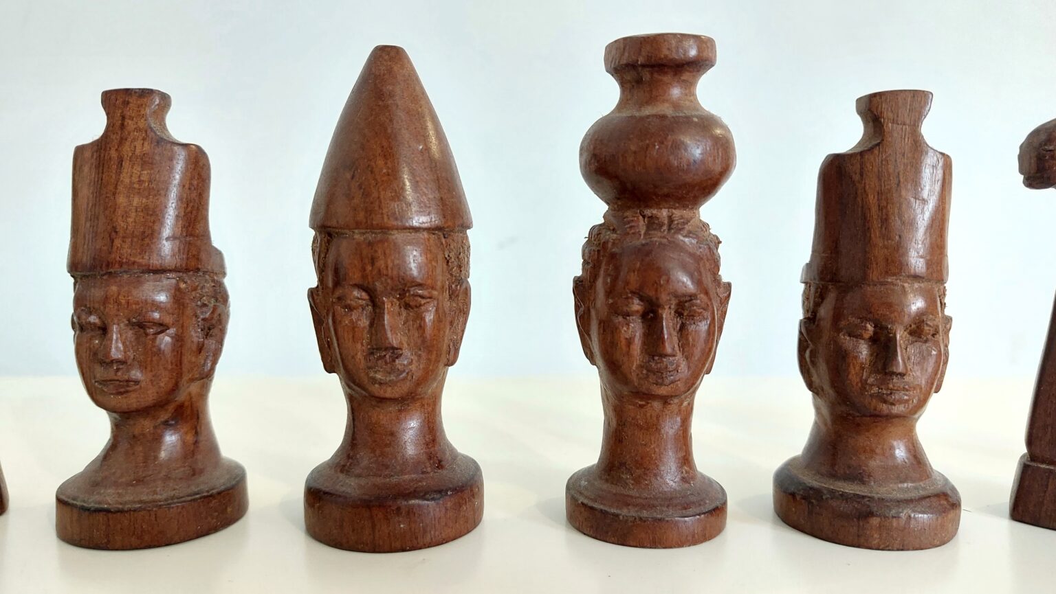 mozambique-african-ebony-chess-pieces