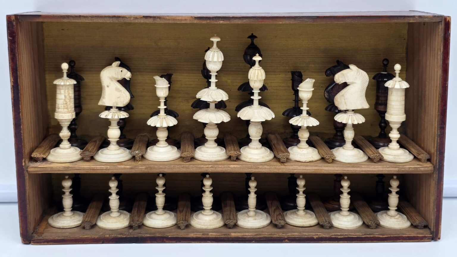 nuremberg-bone-chess-set (13)