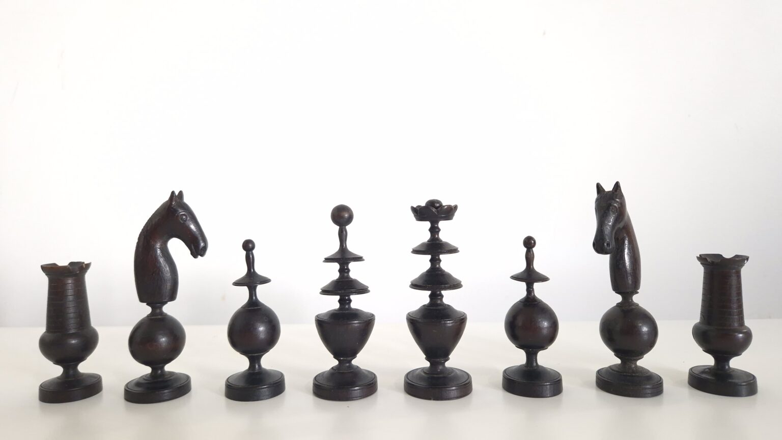 regency-spike-chess-set (1)